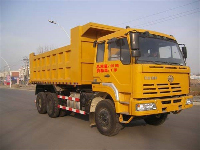 自卸车