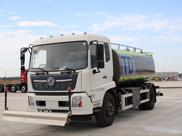 洒水车