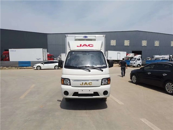 3米5JAC康铃X5国六汽油冷藏车